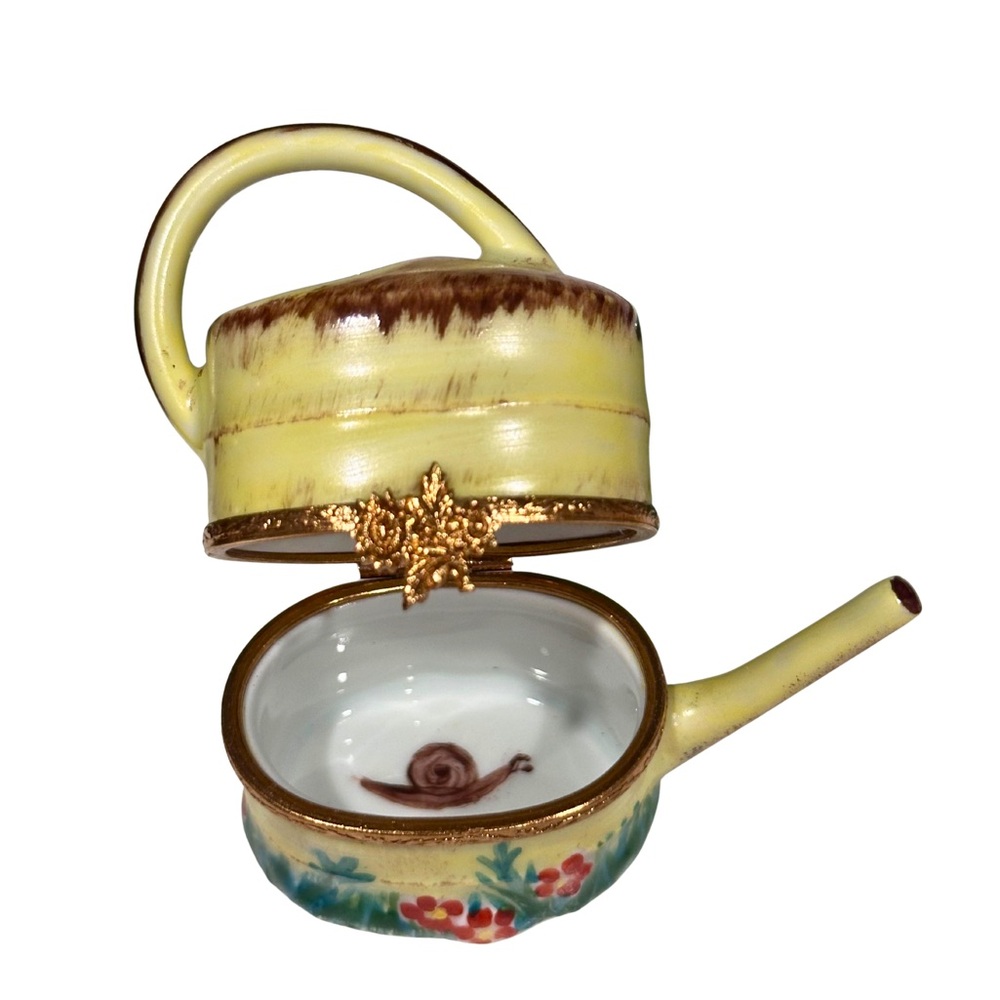 Limoges Signed Peint Main Collectible Trinket Box France